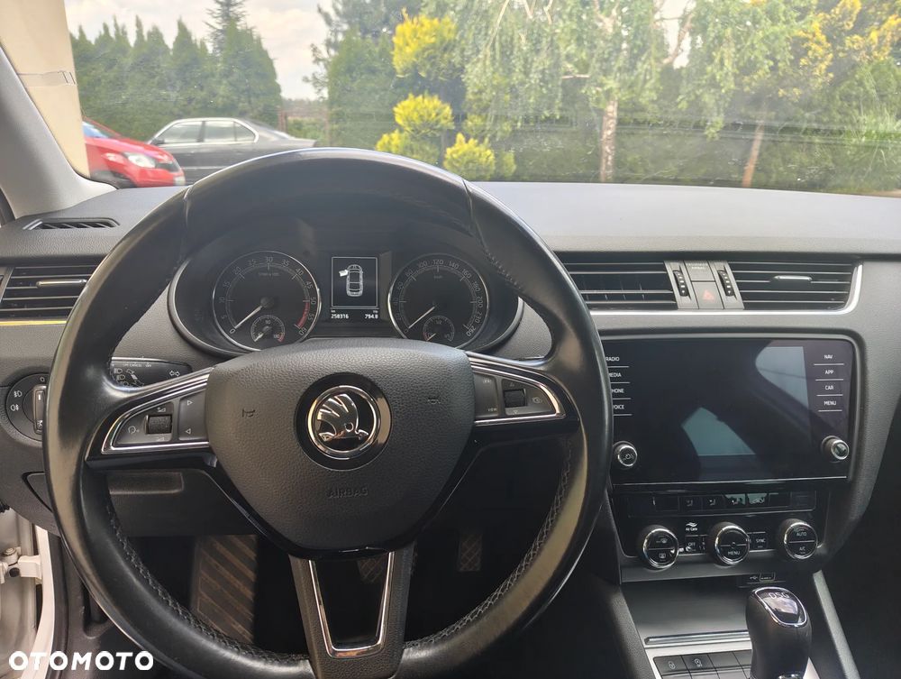 Skoda Octavia 2.0 TDI Ambition DSG - 9