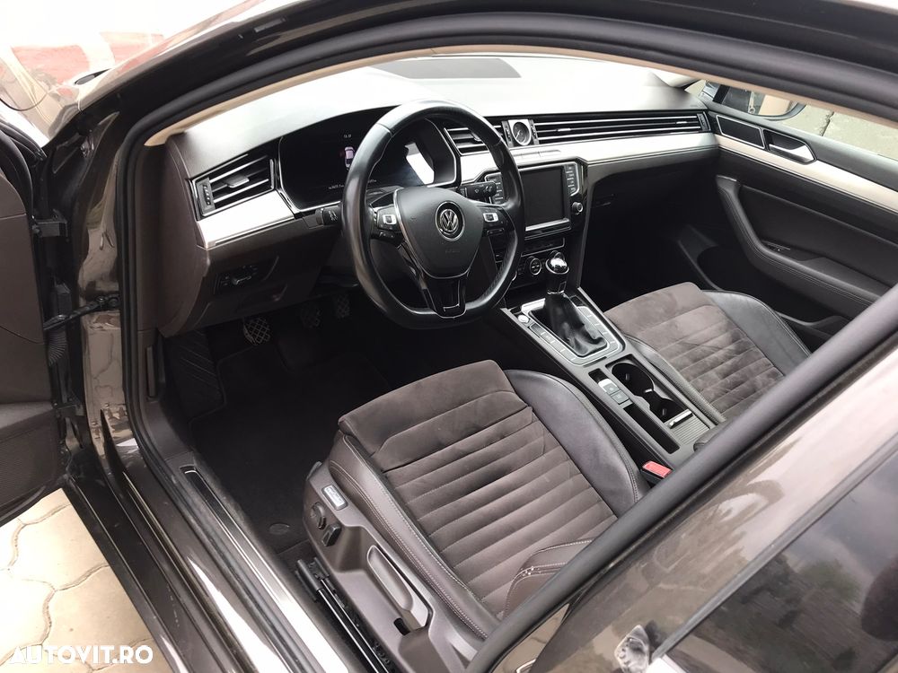 Volkswagen Passat 2.0 TDI Highline - 13