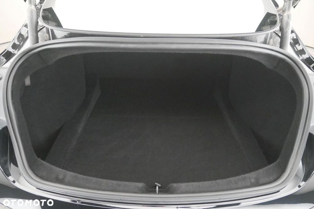 Tesla Model 3 - 16
