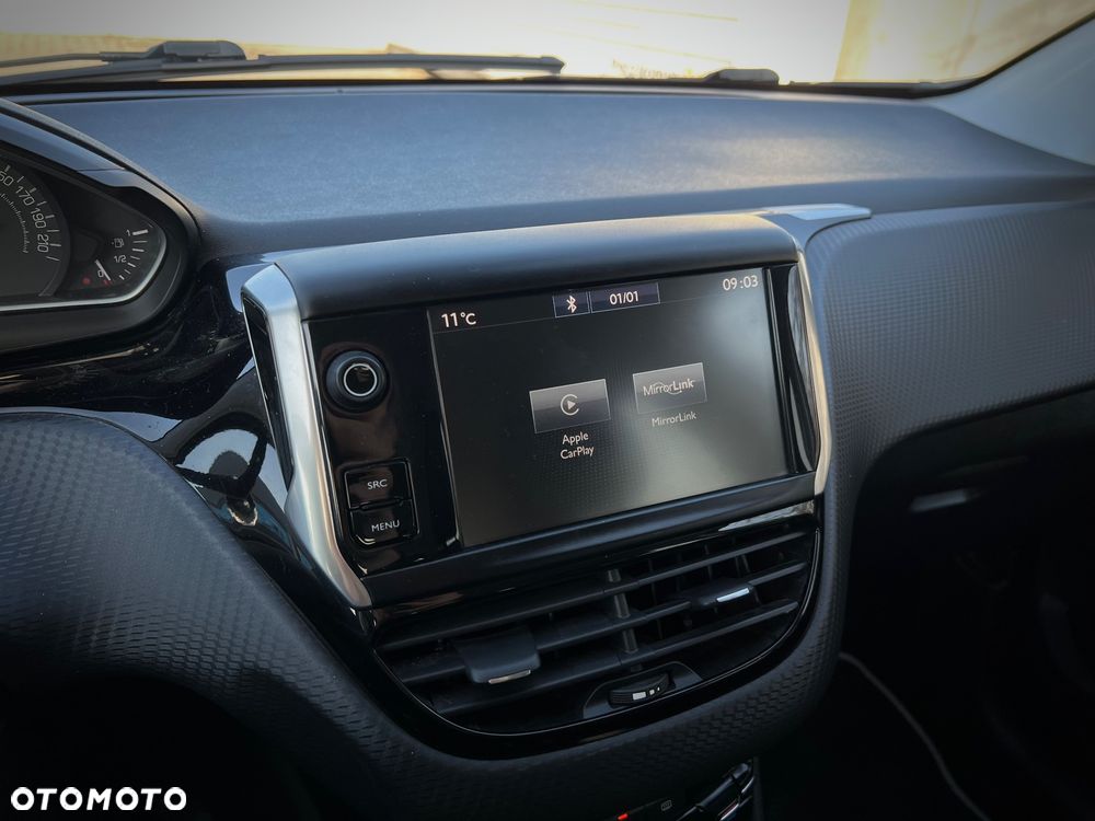 Peugeot 208 1.6 BlueHDi Allure S&S - 17