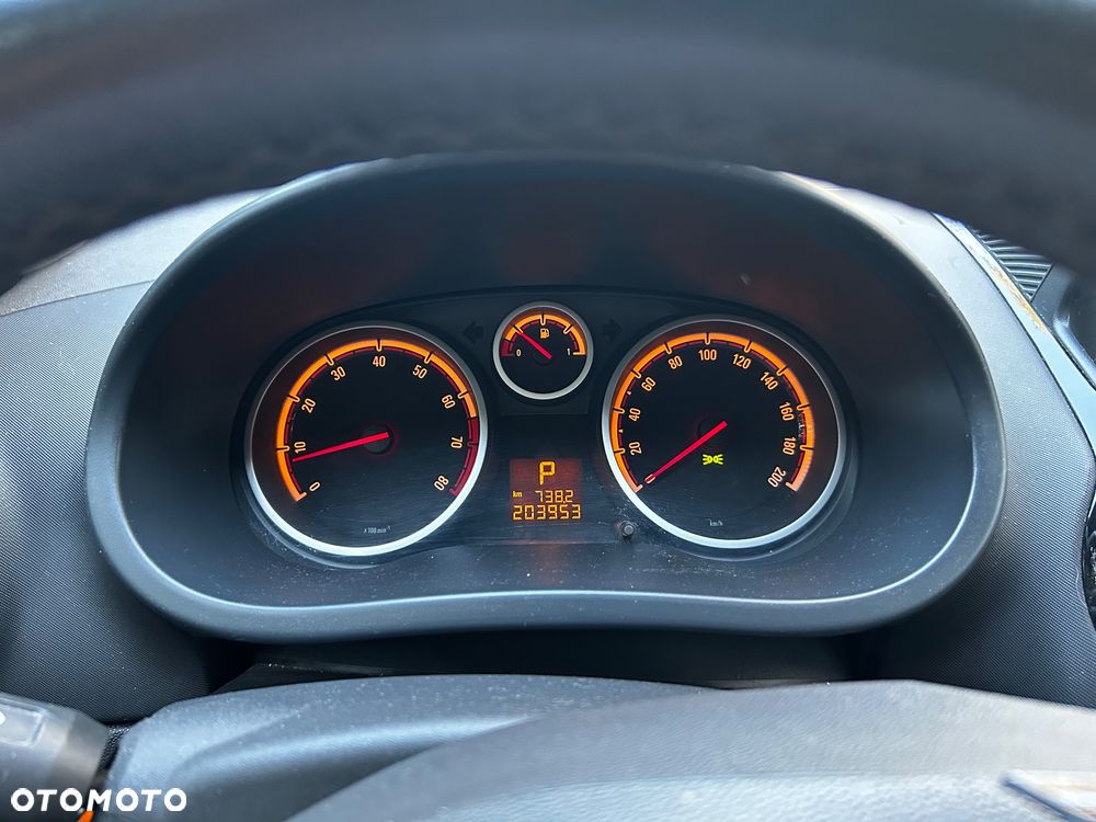 Opel Corsa 1.4 16V Cosmo - 8