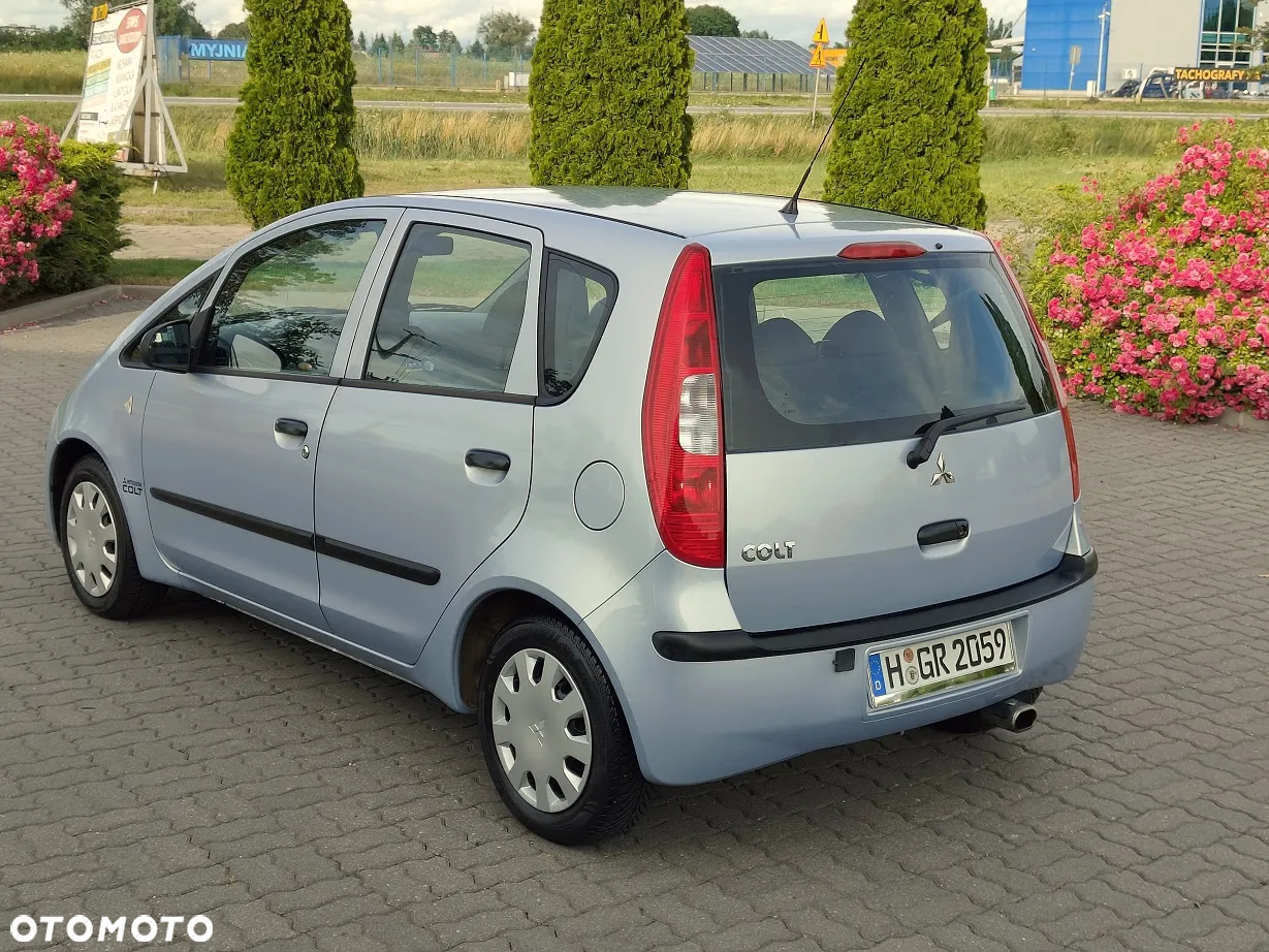 Mitsubishi Colt - 6