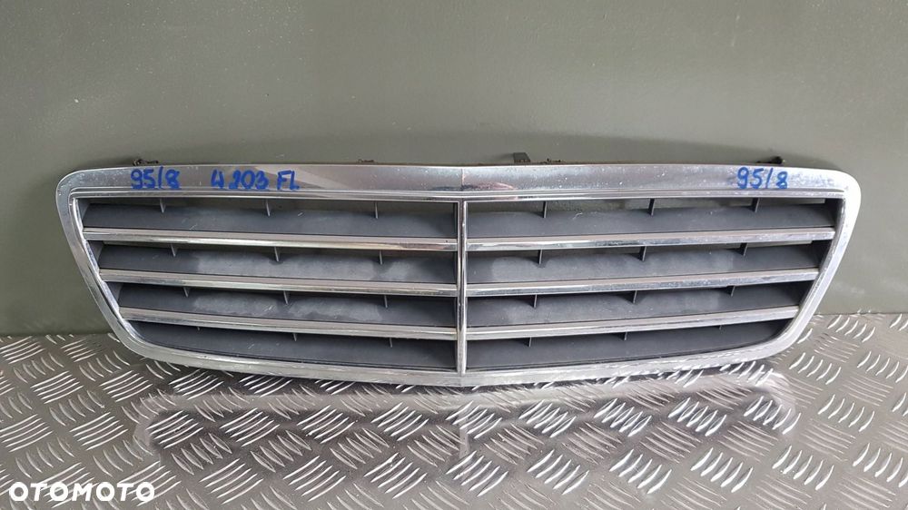 mercedes c - klasa w 203 grill atrapa lift - 1
