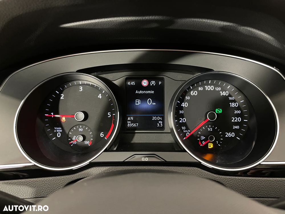 Volkswagen Passat 2.0 TDI DSG Highline - 27