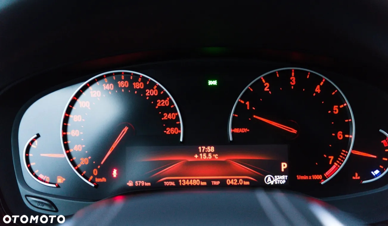 BMW Seria 5 520i - 29