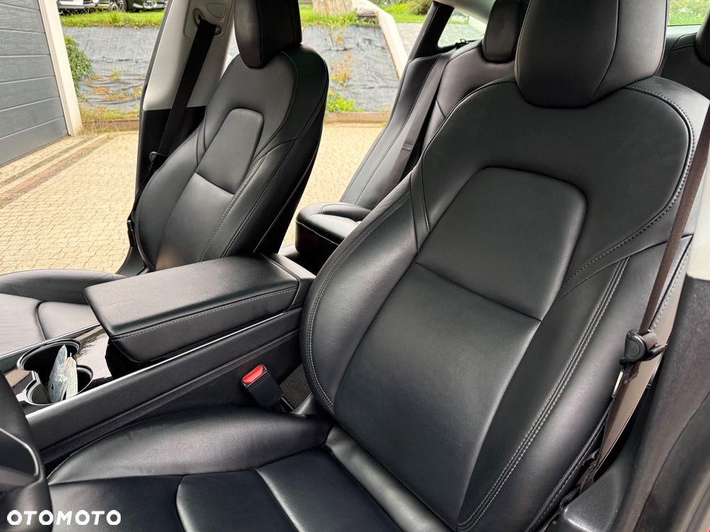 Tesla Model 3 - 37