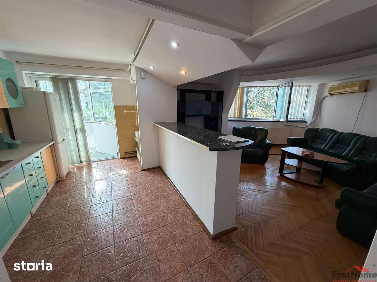 Apartament 3 camere, central, etaj 4 cu acoperis — fotografia 3