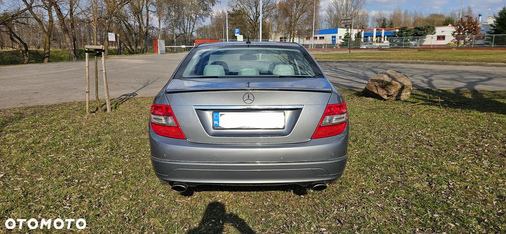 Mercedes-Benz Klasa C 350 CGI 7G-TRONIC BlueEFFICIENCY Avantgarde - 5