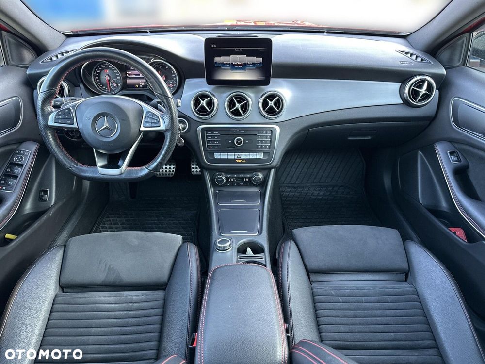 Mercedes-Benz GLA - 11