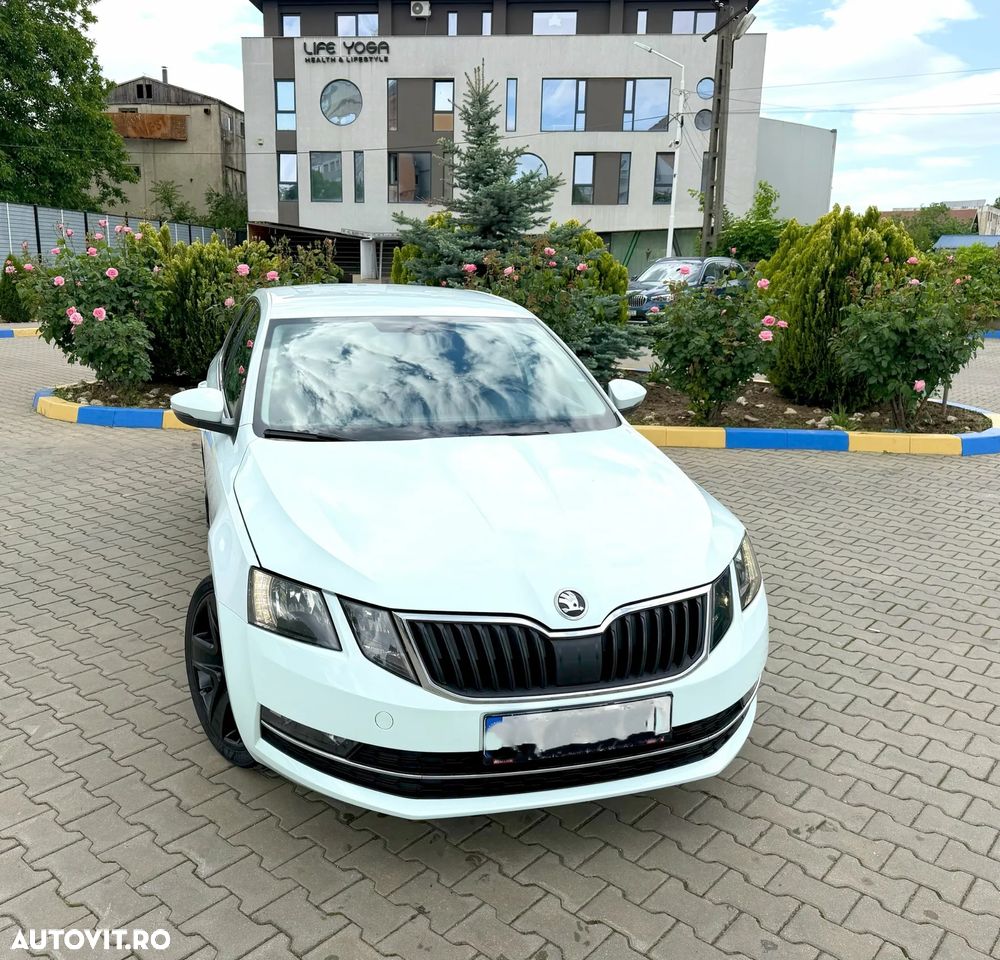 Skoda Octavia 2.0 TDI DSG Style - 3