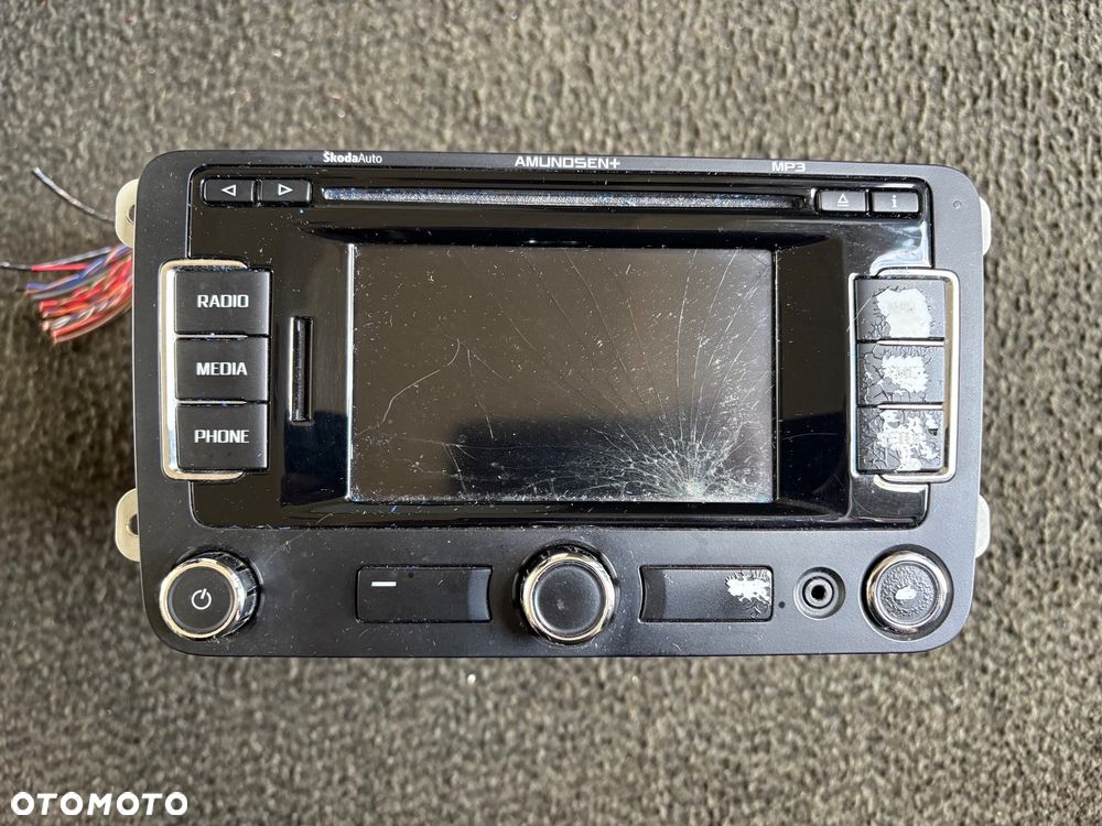 Radio Skoda Octavia II 3T0035192L - 1