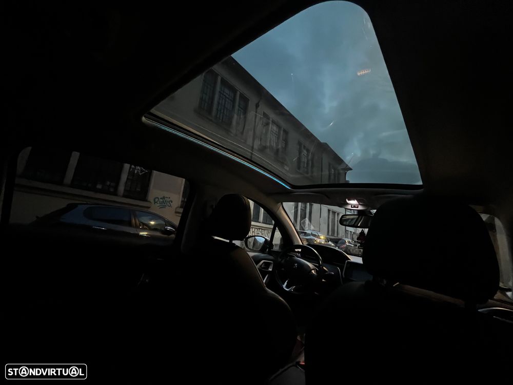 Peugeot 2008 1.2 PureTech Crossway EAT6 - 16