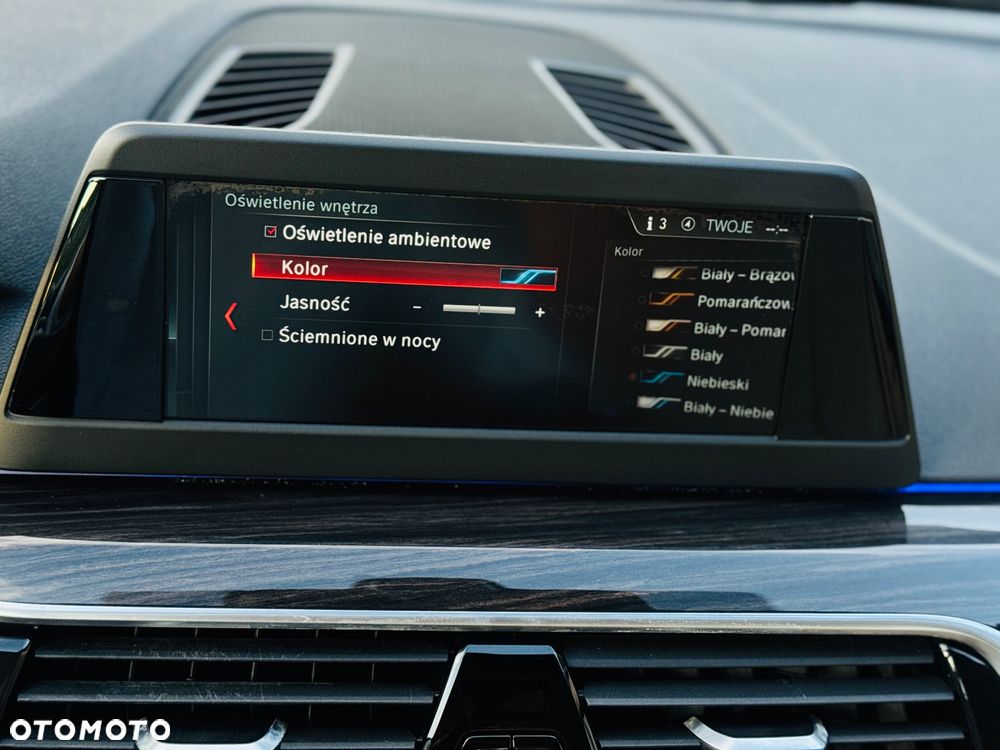 BMW Seria 5 520d Luxury Line sport - 37