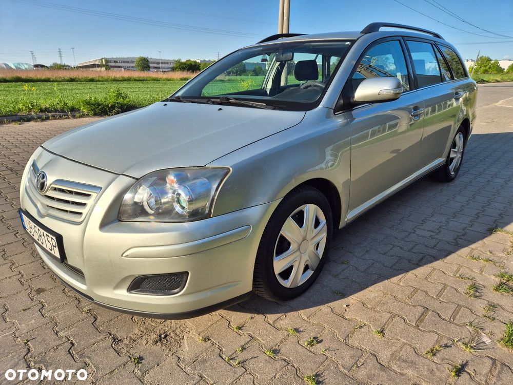 Toyota Avensis 2.0 D-4D Luna - 1