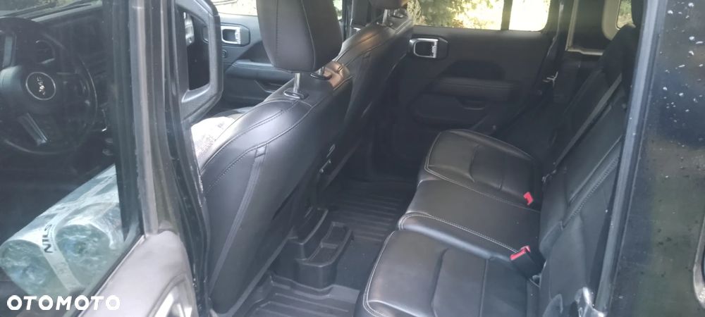 Jeep Wrangler Unlimited GME 2.0 Turbo Sport - 17