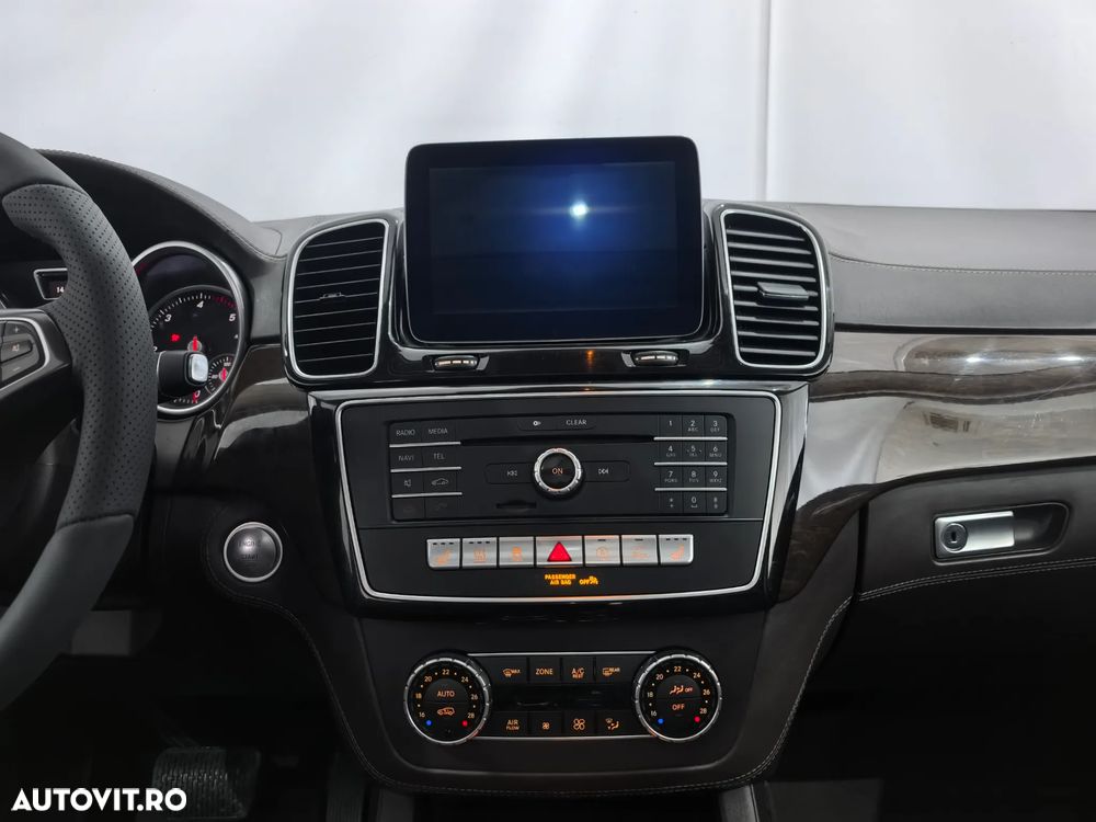 Mercedes-Benz GLS - 13