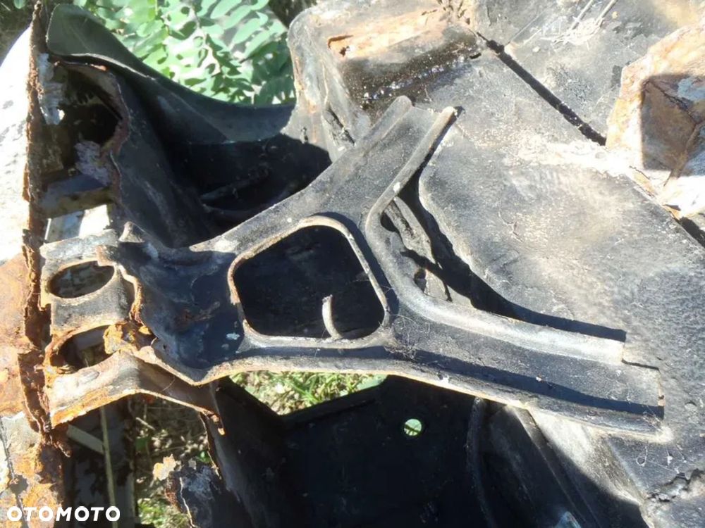 błotnik poszycie okular lampy tył ściana karoseria buda 126p maluch FL ST 89R - 7