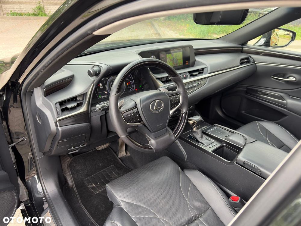 Lexus ES 300h Prestige - 13