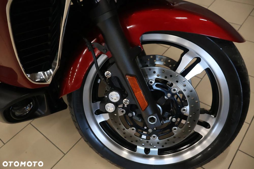 Yamaha Venture - 25