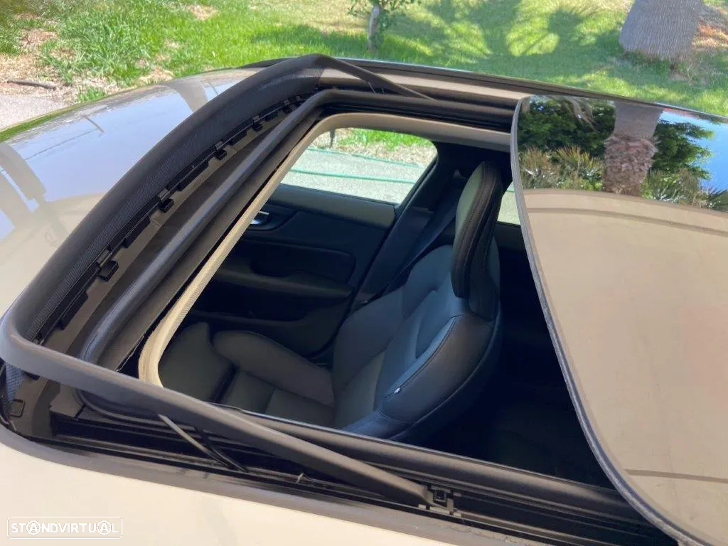 Volvo V60 2.0 T6 AWD TE Plus Dark - 23