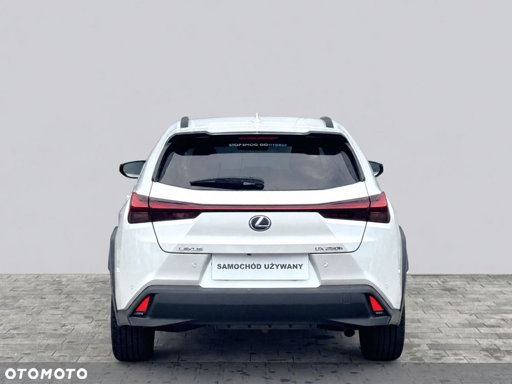 Lexus UX - 8