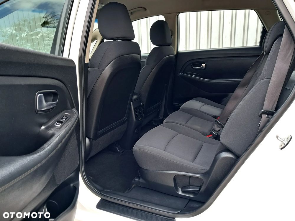 Kia Carens 1.6 GDI Dream Team Edition - 25
