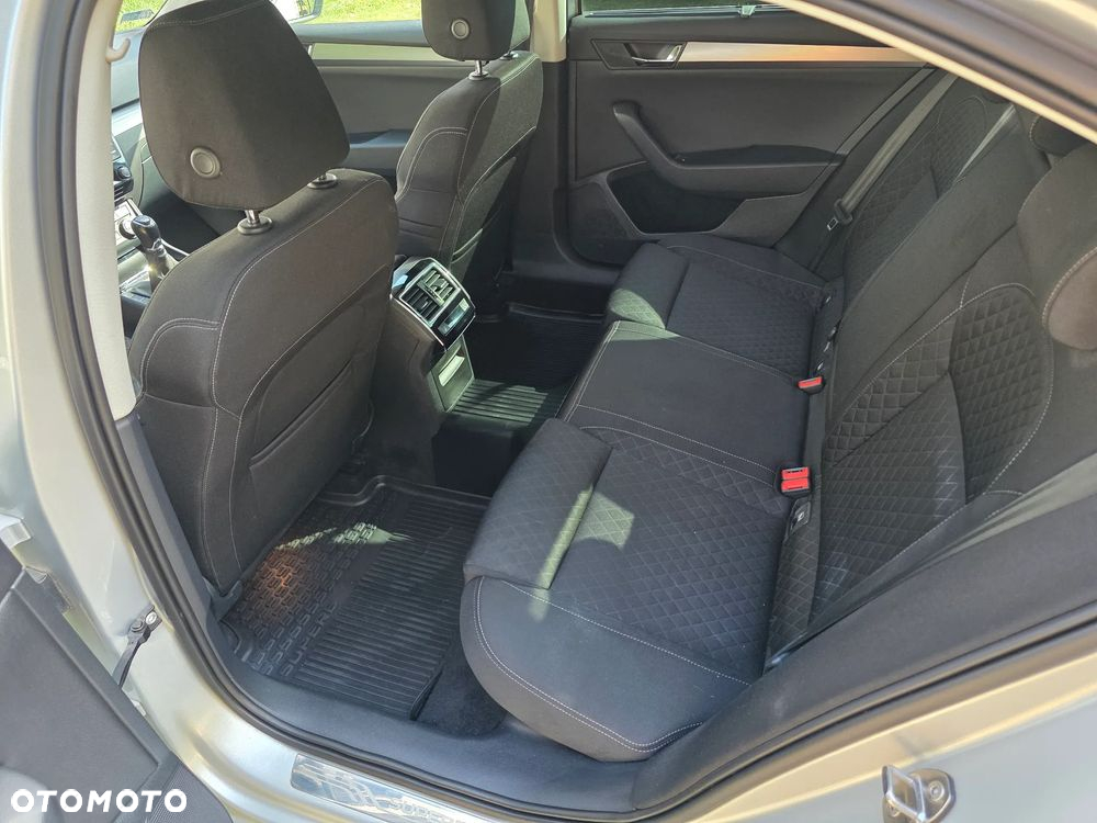 Skoda Superb 2.0 TDI Style - 14