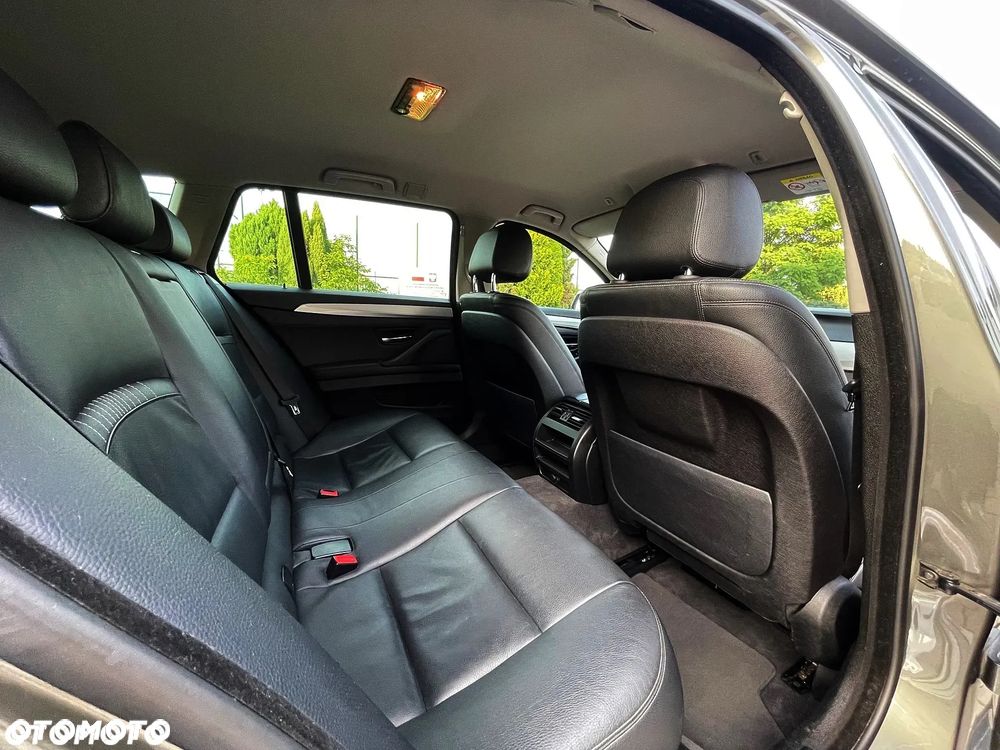 BMW Seria 5 520d xDrive - 6