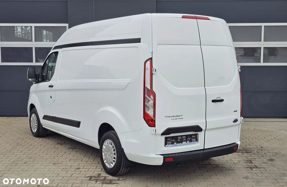 Ford Custom - 5