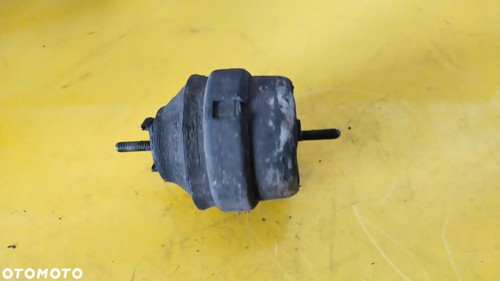 PODUSZKA SILNIKA AUDI A4 8D0199379J - 2
