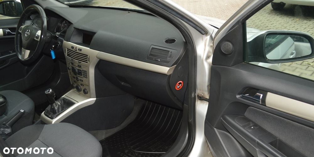 Opel Astra 1.9 CDTI - 33