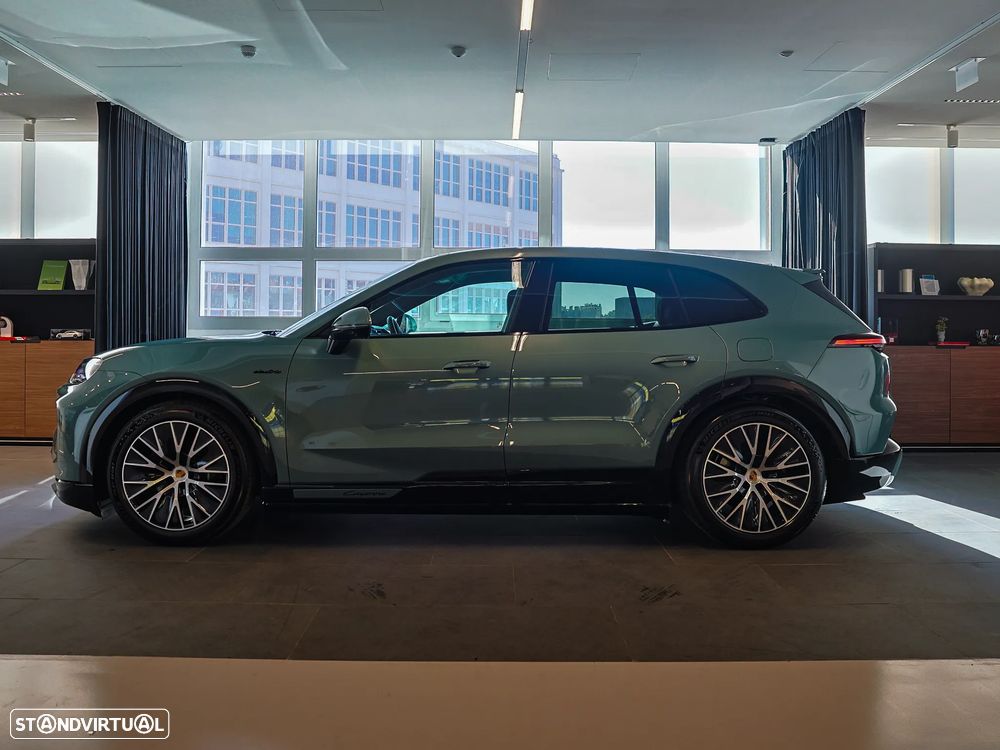 Porsche Cayenne Electric - 9