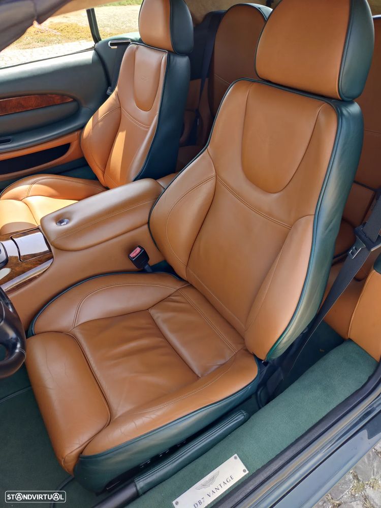 Aston Martin DB7 Vantage Volante - 36