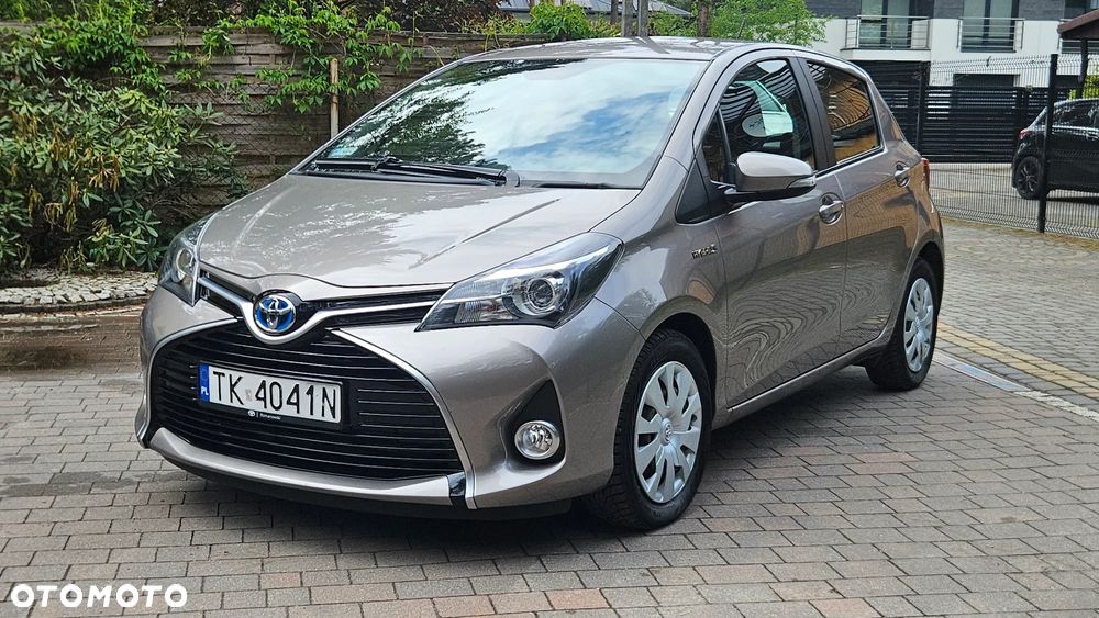 Toyota Yaris Hybrid 100 Dynamic - 1