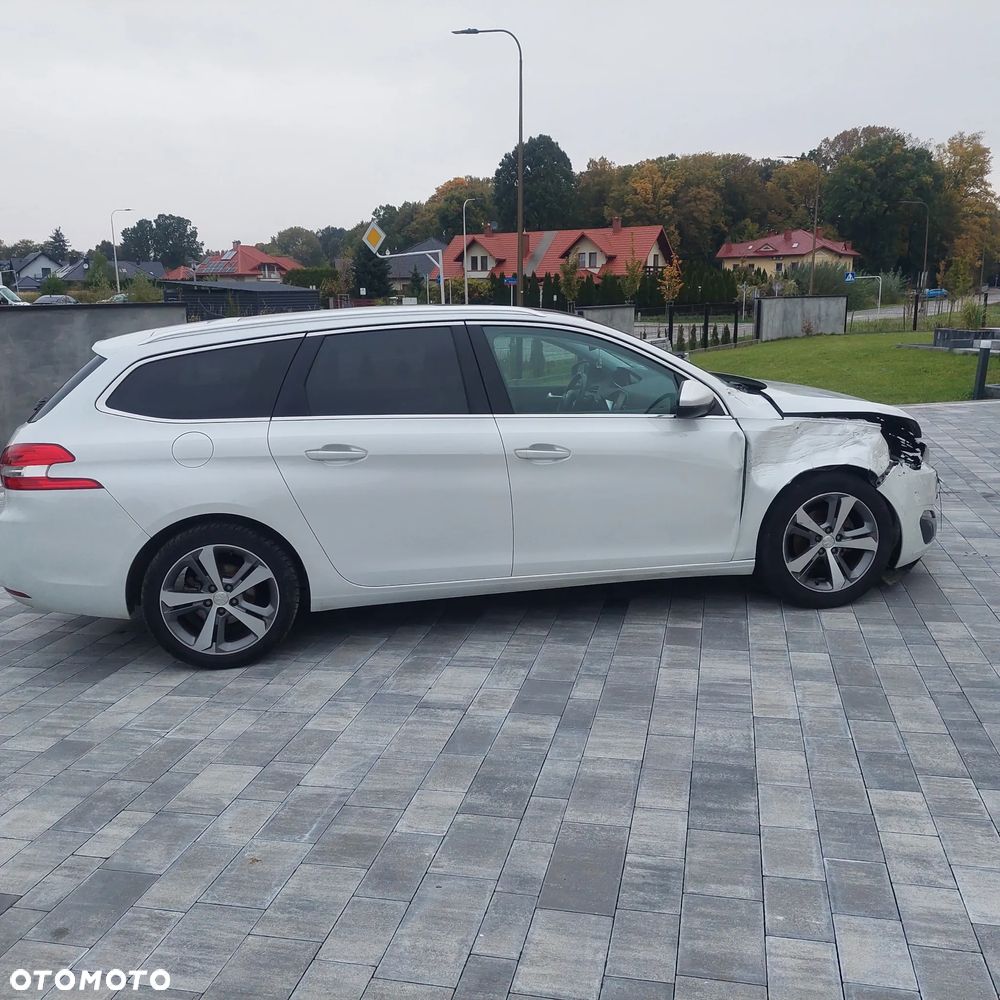 Peugeot 308 1.2 PureTech GPF Allure Pack S&S - 6