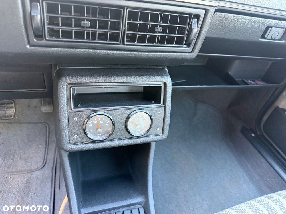 Volkswagen Jetta - 16