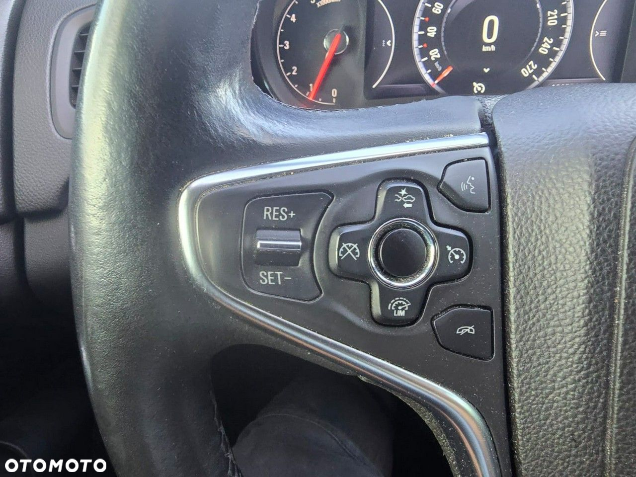 Opel Insignia - 21