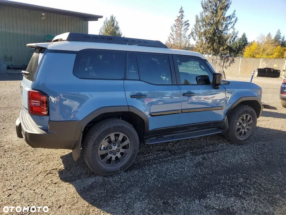 Toyota Land Cruiser - 4