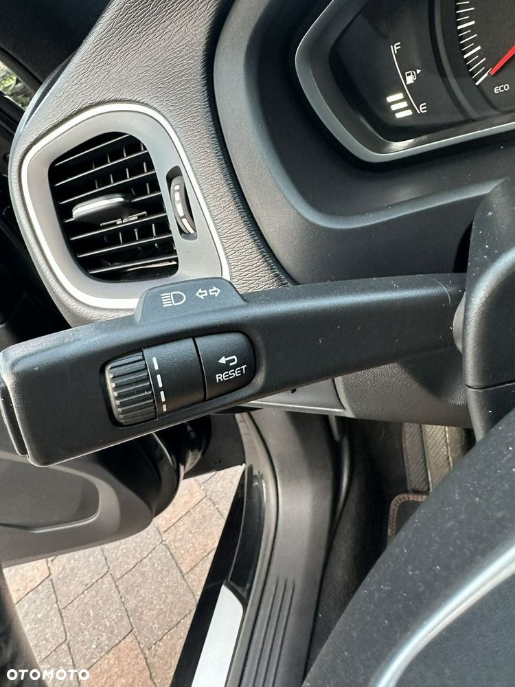 Volvo V40 - 17