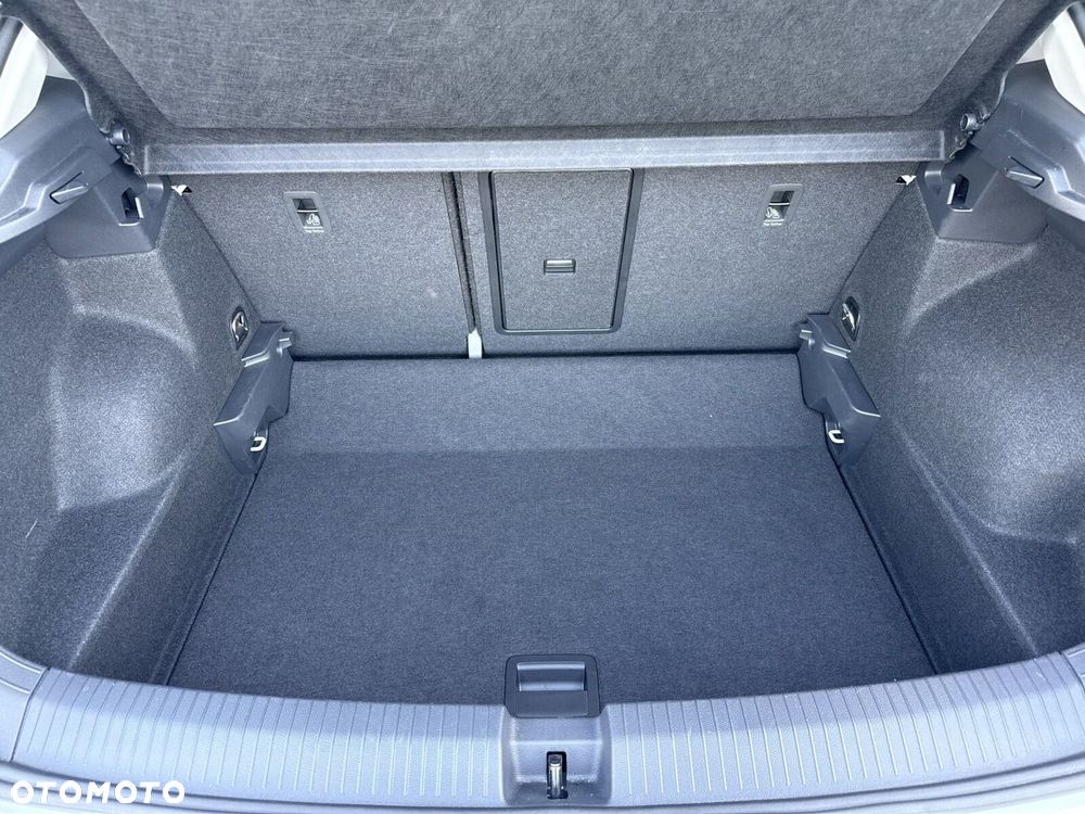 Volkswagen T-Roc - 38
