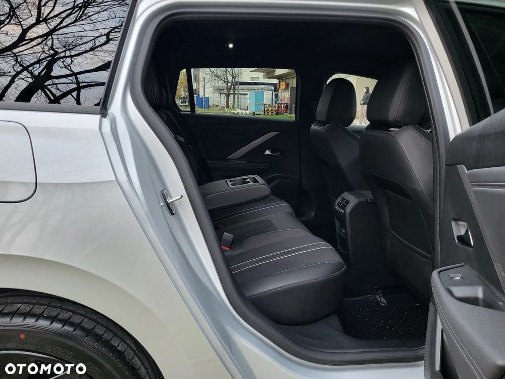 Opel Astra VI Sports Tourer 22 - 32