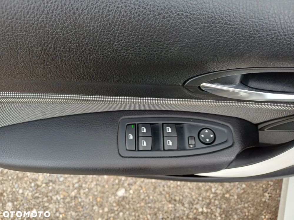 BMW Seria 1 116d EfficientDynamics Edition Sport Line - 14