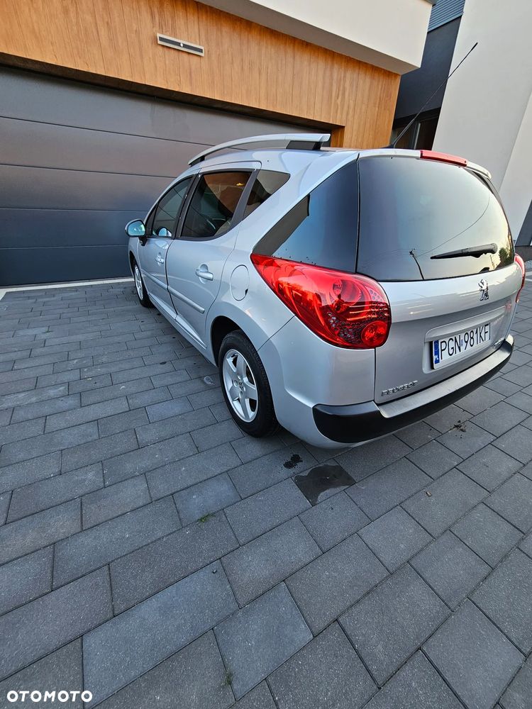 Peugeot 207 1.4 - 7