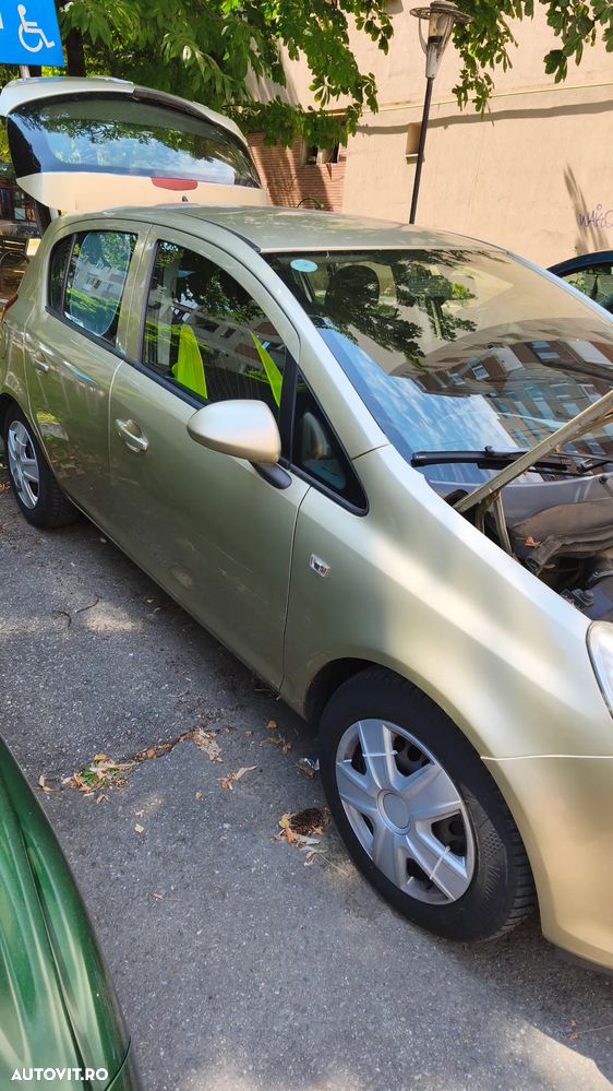 Opel Corsa 1.2i Cosmo - 2