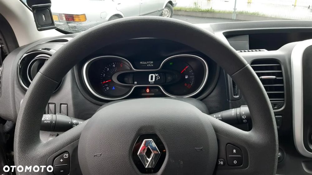 Renault Trafic - 12