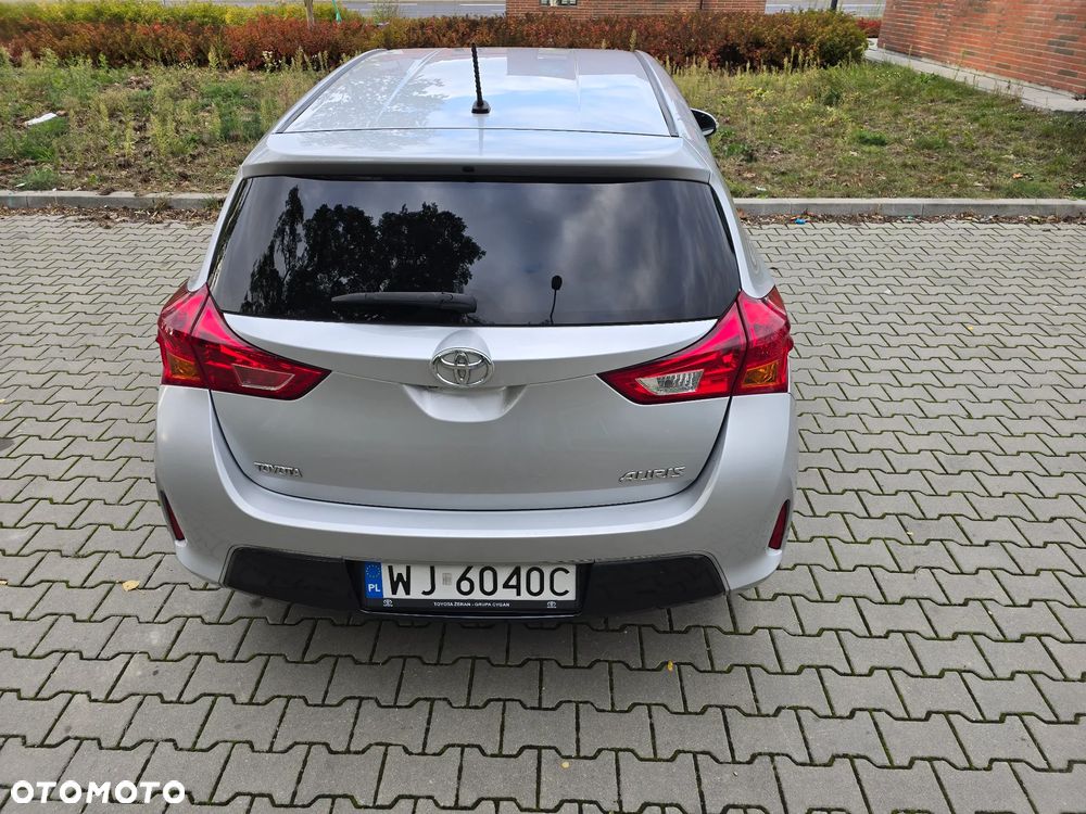 Toyota Auris - 2