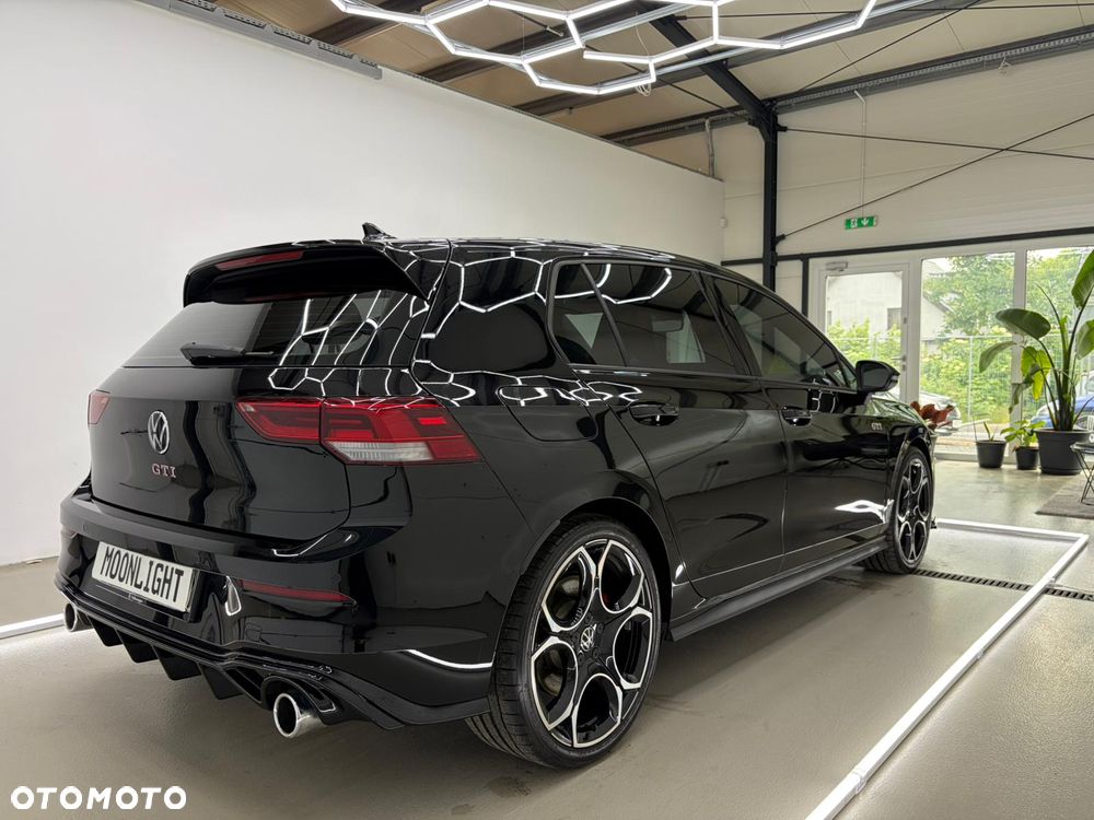 Volkswagen Golf - 9