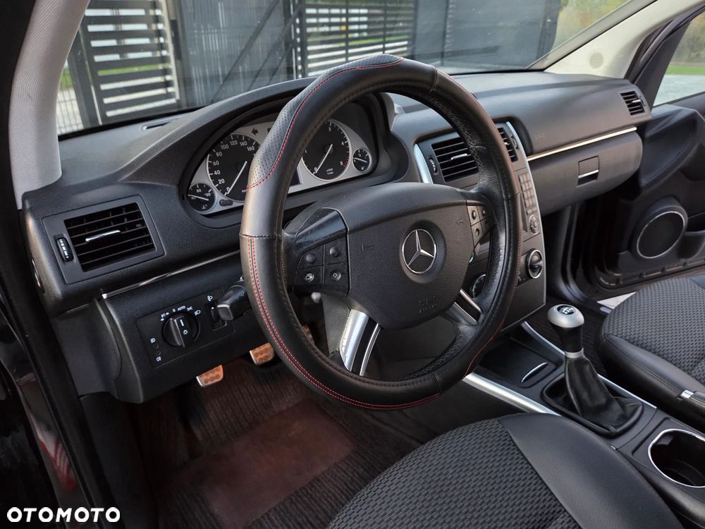 Mercedes-Benz Klasa B 200 CDI DPF - 32