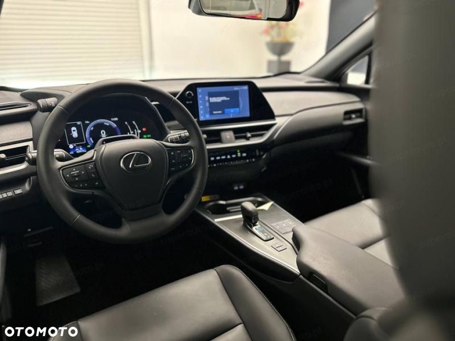 Lexus UX - 9