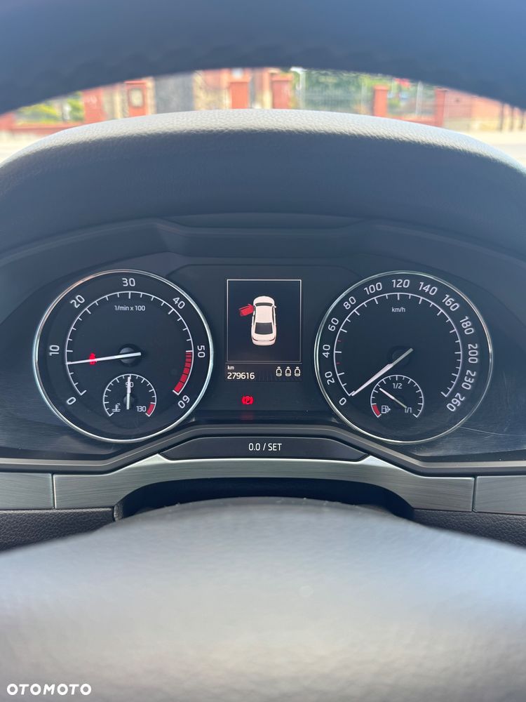 Skoda Superb 1.6 TDI Ambition DSG - 13